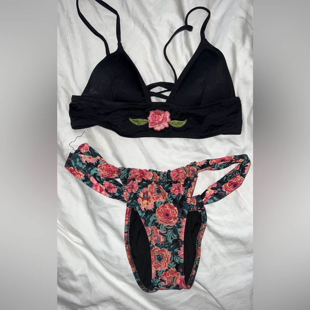 Roses cheeky bikini set